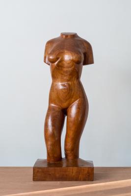 Tors, 1940, teakhout, particuliere collectie, foto Peter Tijhuis